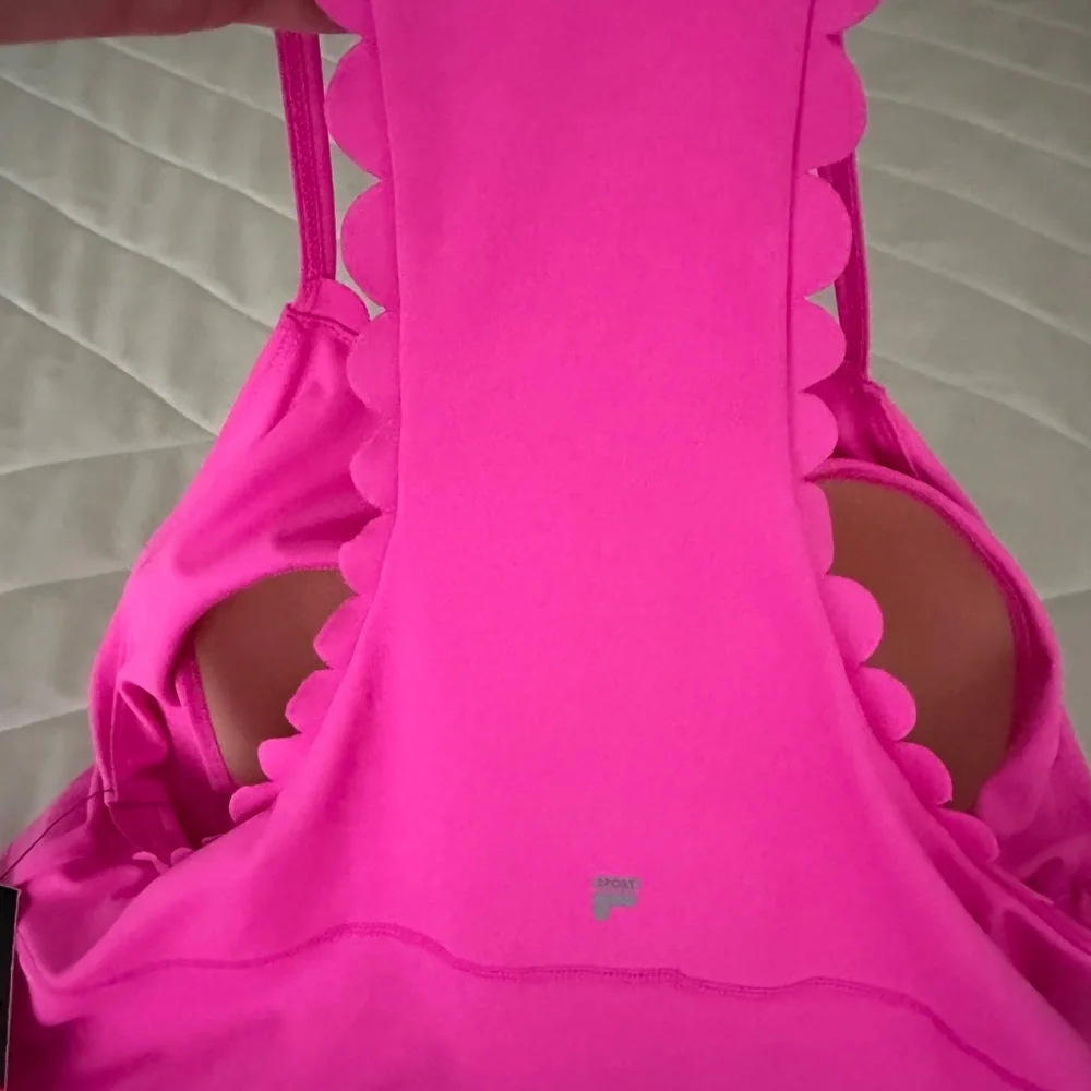 Fila Women’s Work Out Top - XL - NWT - Picture 7 of 7